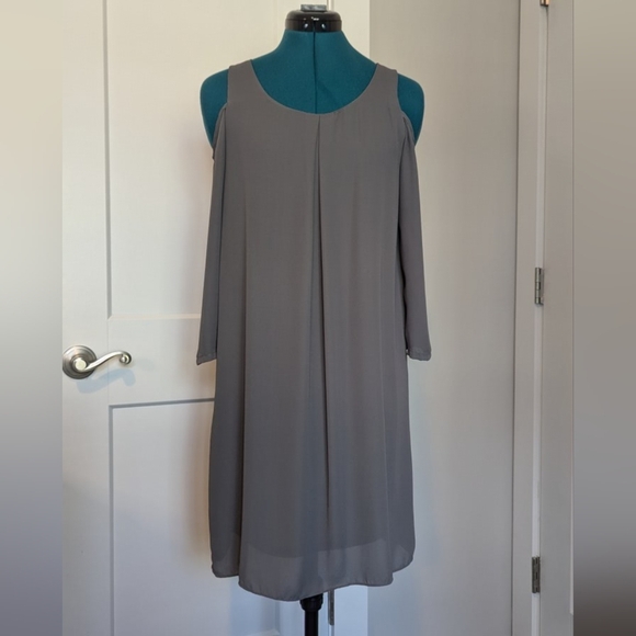Jon & Anna Womens Dress Medium Neutral Gray Lined Chiffon Cold Shoulder A-line - Picture 2 of 6